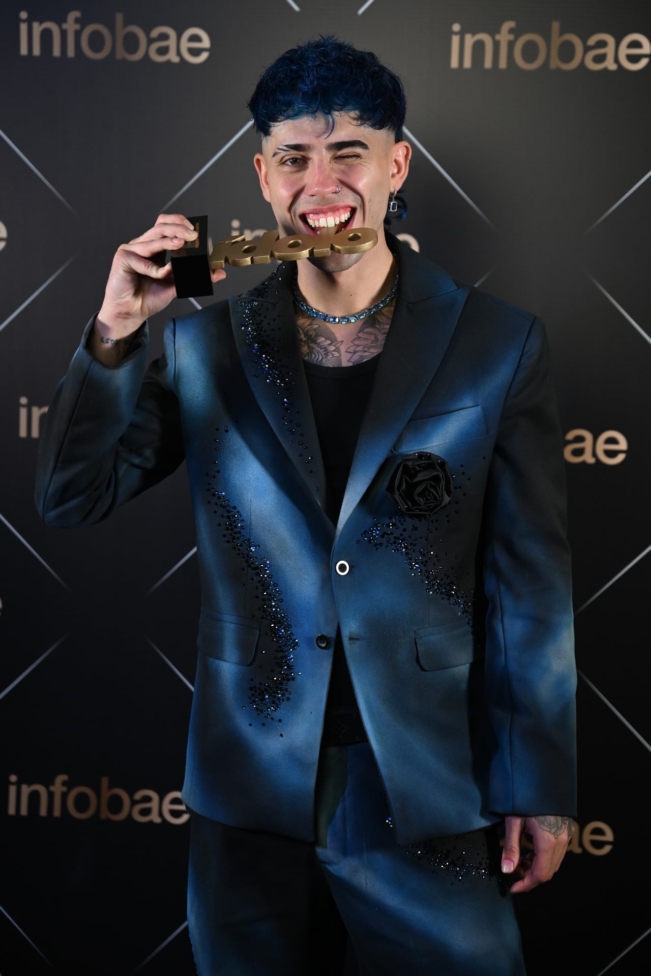 Luck Ra obtuvo el premio a la canción más viral en los Premios Ídolo 2026 por su versión de “A quién le importa” junto a Thalía (Maximiliano Luna)