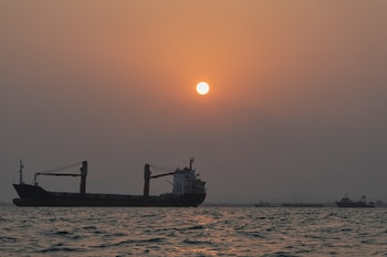 Estados Unidos e Irán intercambiaron versiones sobre un vehículo submarino estadounidense en el estrecho de Ormuz (AP)