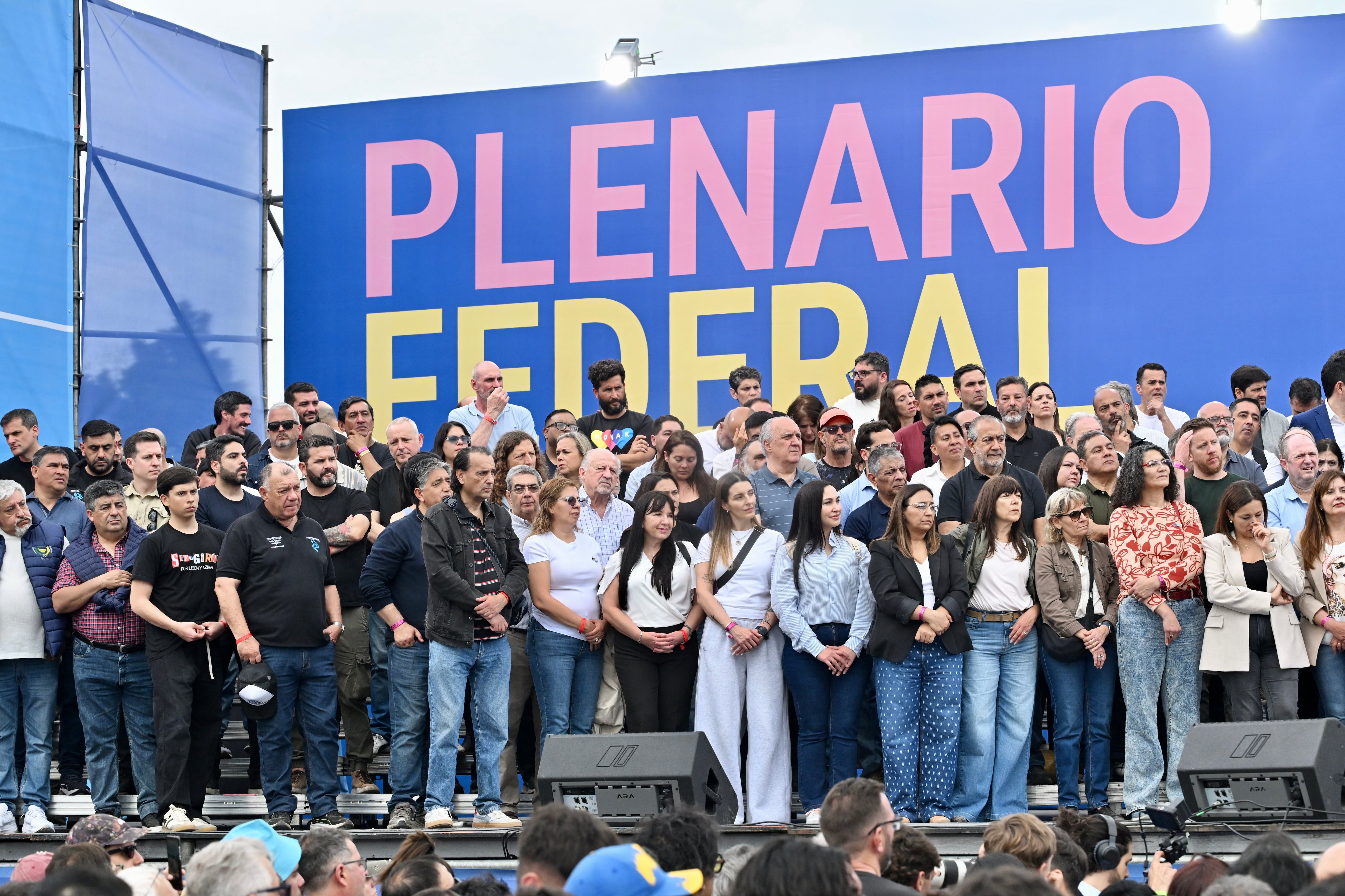 Entre los dirigentes de otras provincias había intendentas y legisaldoras de distintas regiones (AG La Plata)