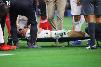 Hirving Lozano apenas ha podido