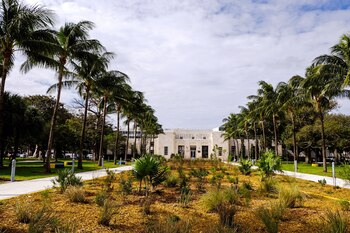 El Bass Museum celebra 60