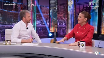 Samantha Vallejo-Nágera junto a Pablo