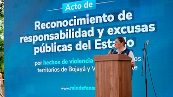 La defensora del Pueblo, Iris Marín Ortiz, afirmó que la verdad, la justicia y las garantías de no repetición siguen siendo una deuda con las víctimas. - crédito Defensoría del Pueblo