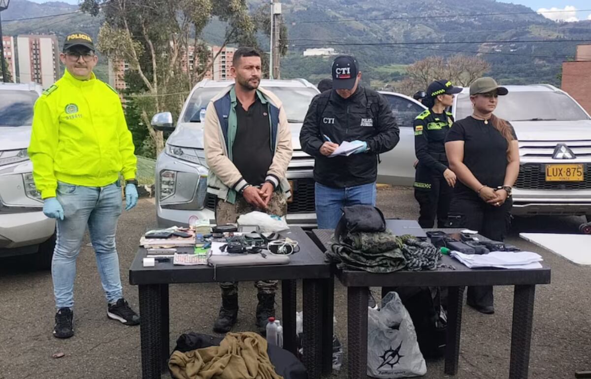 Alias Firu fue capturado, pero jornadas más tarde fue dejado en libertad tras ser designado como gestor de paz - crédito Fuerzas Militares