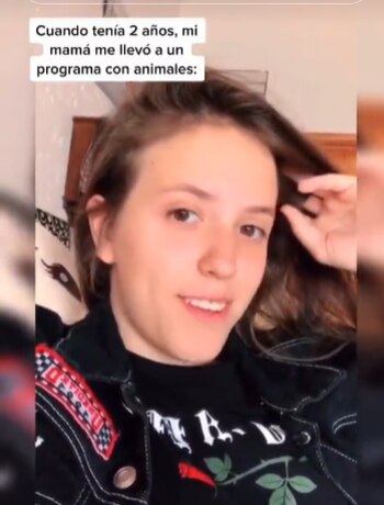 La joven suele recordar la