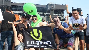 Cientos de personas disfrutan en