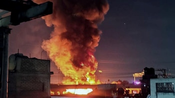 Se registra fuerte incendio en