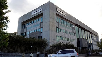 Entregan simbólicamente cuerpos de los