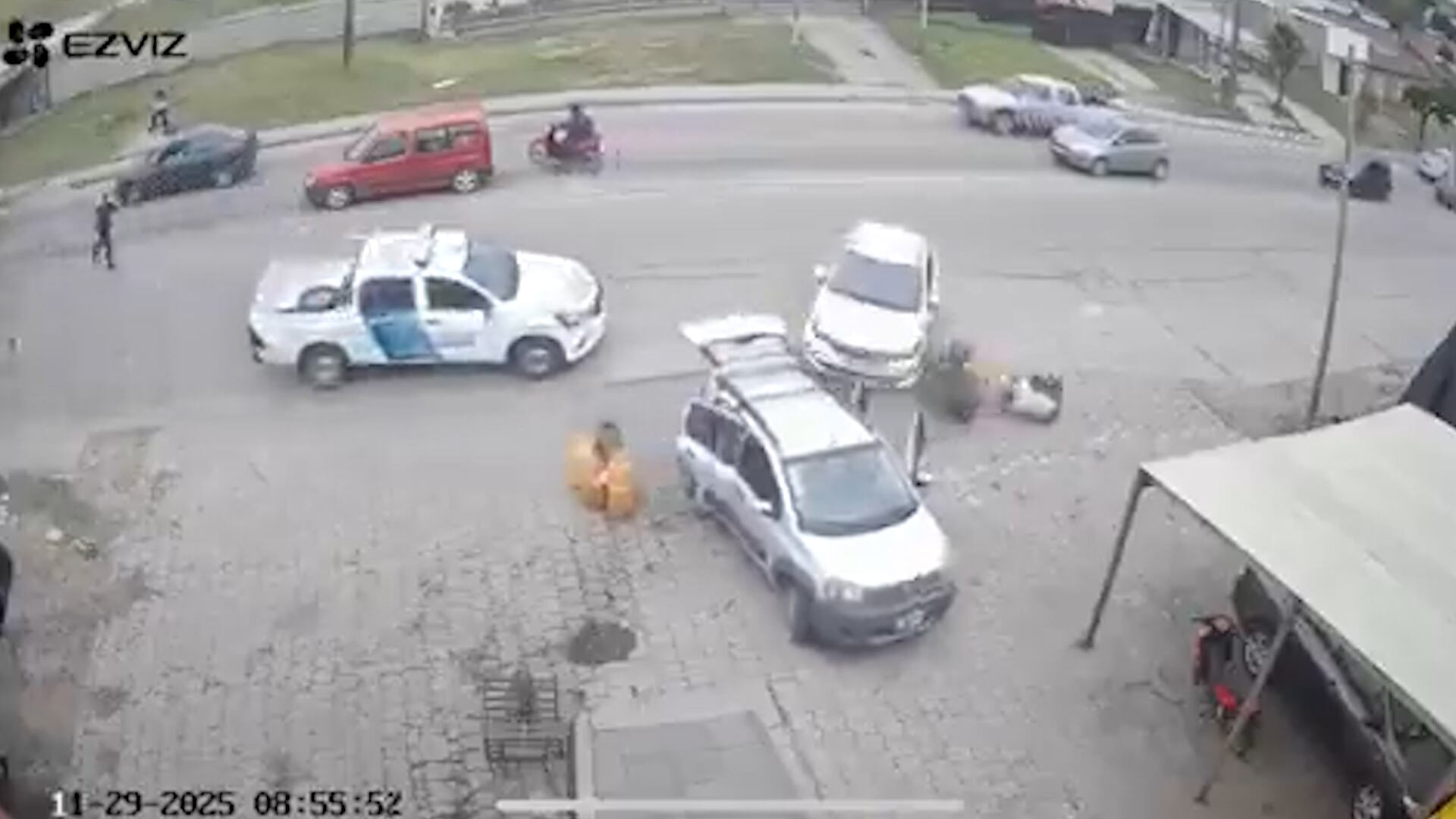 El herido, de 30 años, fue trasladado al Hospital Interzonal General de Agudos con politraumatismos leves y se encuentra fuera de peligro