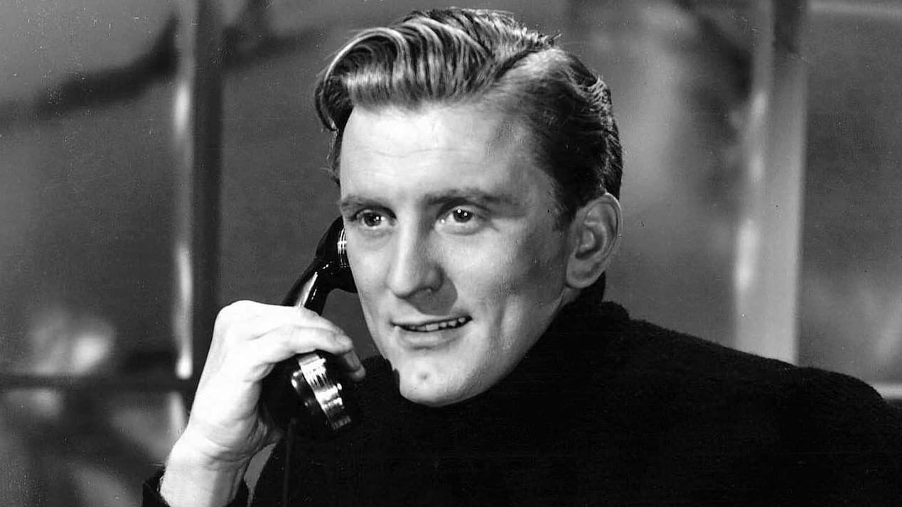 Kirk Douglas definió a Stanley Kubrick como un realizador de gran talento cuya confianza rozaba la arrogancia. (Photo by Paramount/Kobal/Shutterstock)