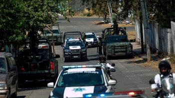 Investigan a servidora pública del