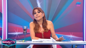 Magaly revela el contenido de cartas notariales enviadas a Laura Spoya por accidente, deudas y presunto incumplimiento de contrato.