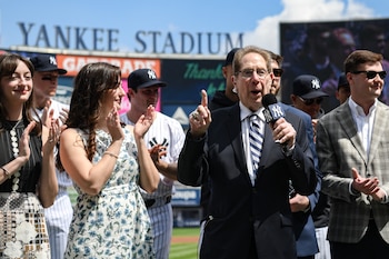 A los 87 años, el locutor John Sterling deja un legado imborrable en los Yankees y el béisbol estadounidense (USA TODAY Sports)