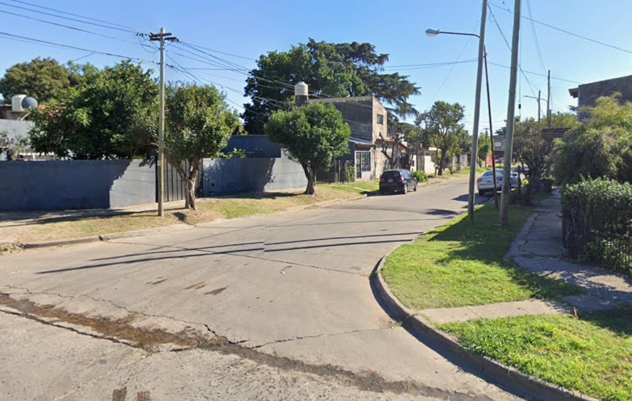 Cuando cuatro hombres armados abordaron a la pareja en la intersección de las calles Baradero y Corrientes