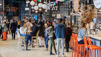 Espacios gastronómicos bajo techo como