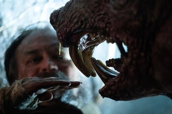 David Hewlett como Masson en