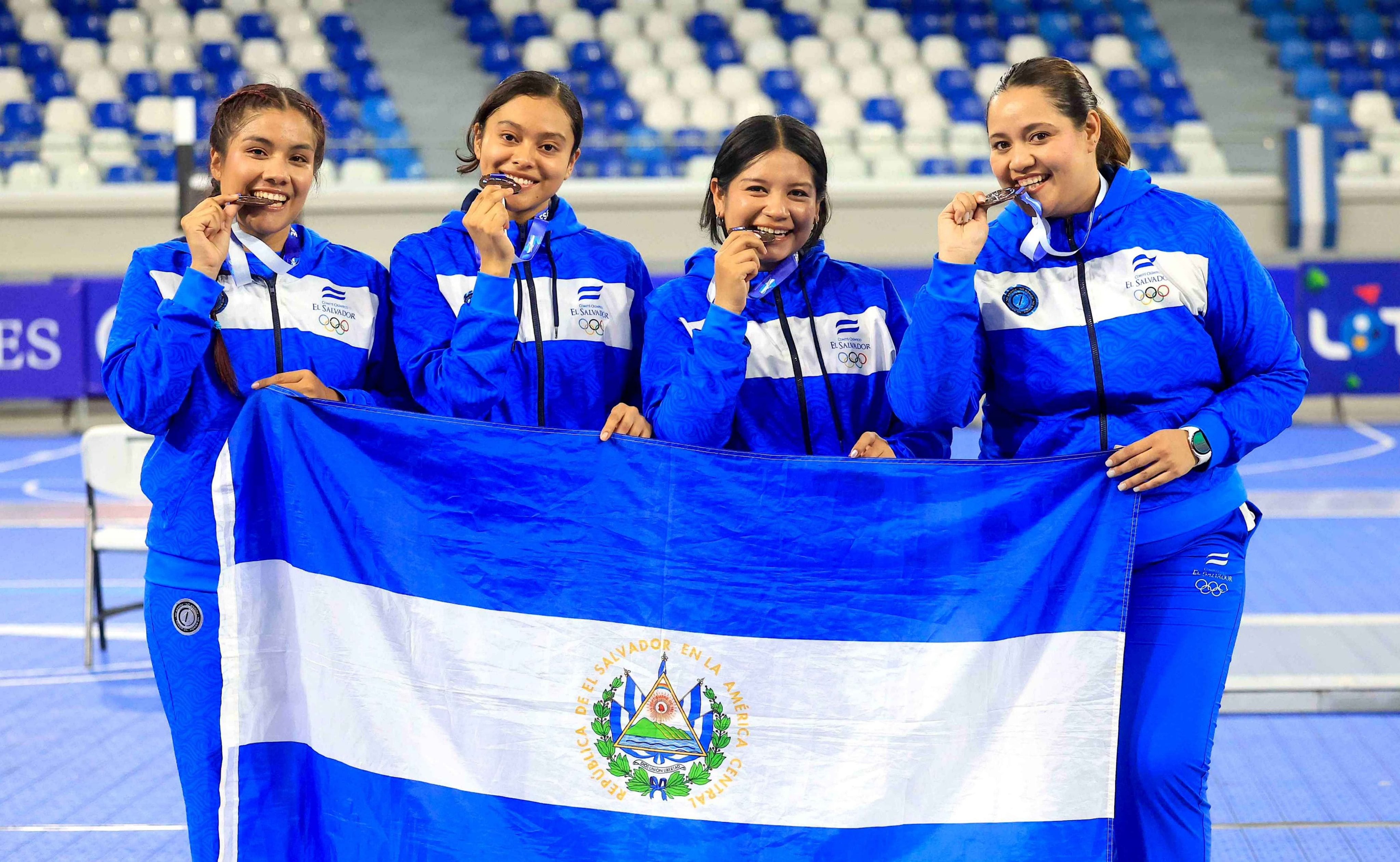 El Salvador cerró la penúltima jornada del Campeonato Centroamericano Mayor de Esgrima 2026 con dos medallas de oro y una de bronce. (Cortesía: Instituto Nacional de los Deportes)