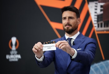 Soccer Football - Europa League - Round of 16, Quarter-Final, Semi-Final and Final draws - UEFA Headquarters, Nyon, Switzerland - February 21, 2025 Former player Aritz Aduriz draws Olympiacos REUTERS/Pierre Albouy