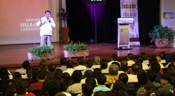 Joaquín "Huacho" Díaz Mena propone