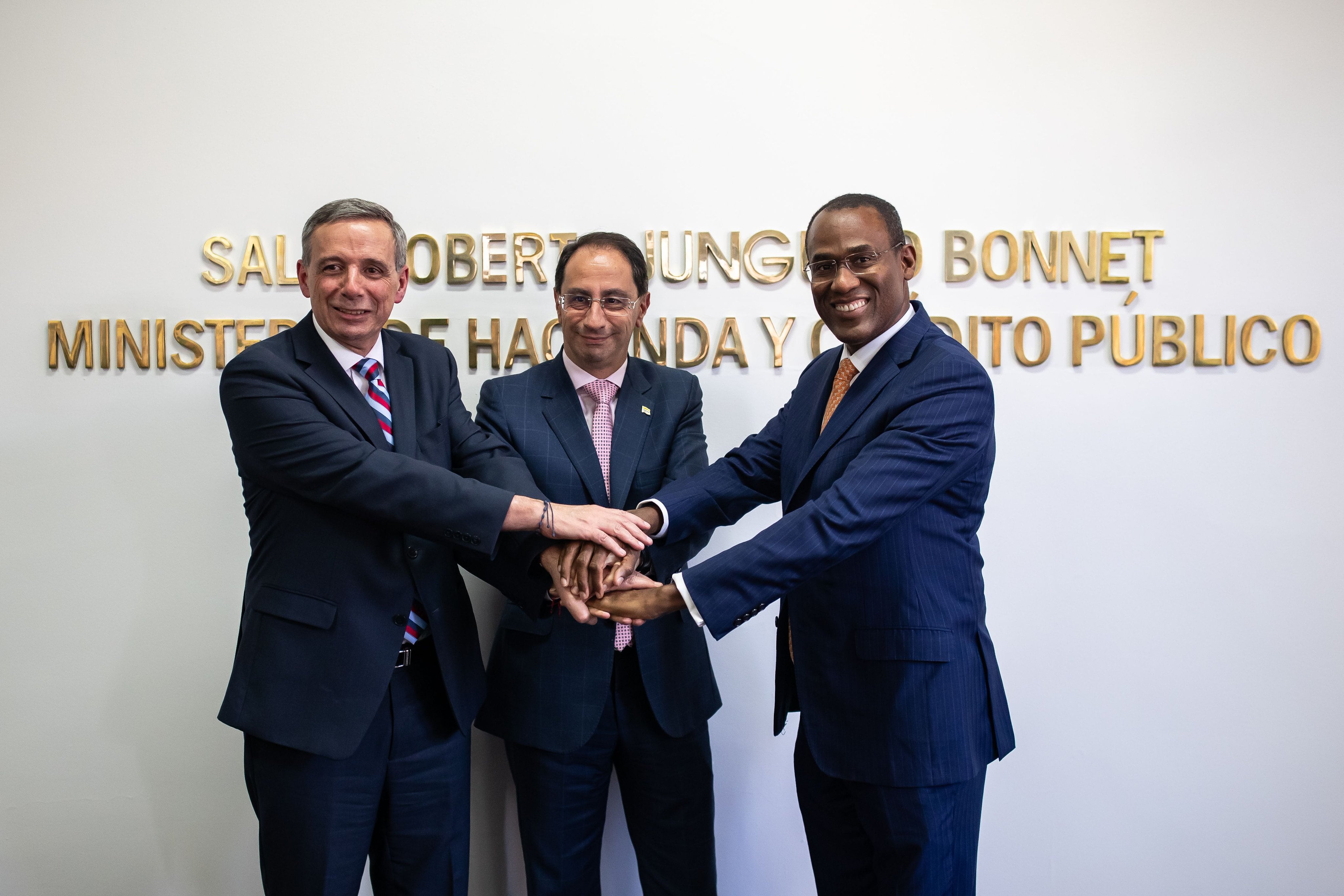 Nigel Clarke se reunió en Bogotá con el vicepresidente José Manuel Restrepo y el ministro de Hacienda, Miguel Gómez, durante su visita del 25 al 28 de septiembre. - crédito @NigelClarkeJa/X