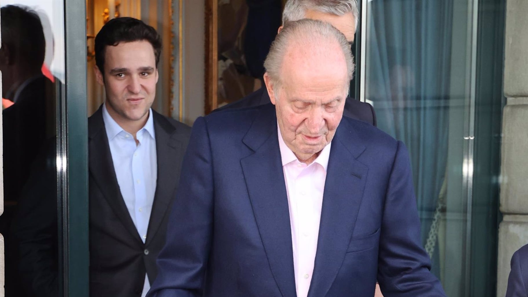 El Rey Juan Carlos y Froilán de Marichalar en junio de 2023, en Ginebra, Suiza. (Raúl Terrel / Europa Press)