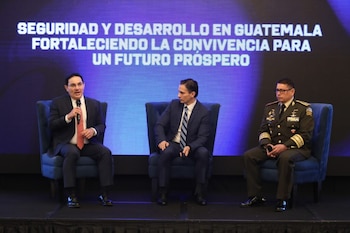 La estrategia de seguridad incluye la incorporación de 600 nuevos guardias penitenciarios y la construcción de centros de máxima seguridad. (Cortesía: Ministerio de Gobernación)