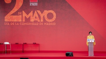 Ayuso encara el Dos de Mayo en un acto de nuevo sin representación del Gobierno