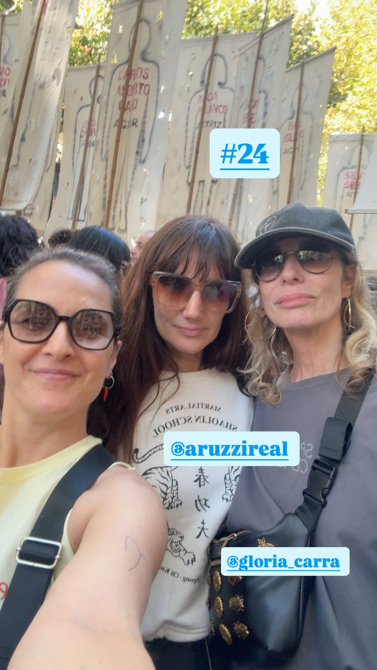 Gloria Carrá, Jorgelina Aruzzi y Díaz durante su participación en la Marcha por Memoria, Verdad y Justicia, un evento clave para recordar a las víctimas de la última dictadura militar