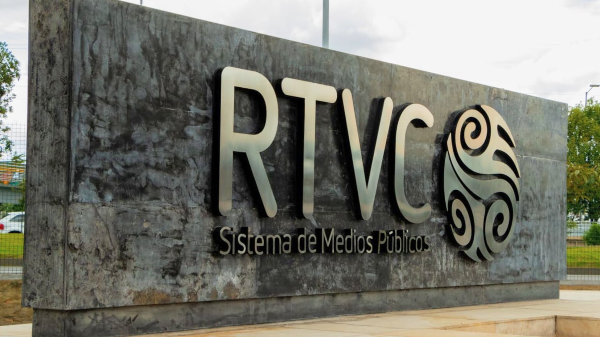 Más de 40 periodistas, liderados por María Jimena Duzán, publicaron un manifiesto que denunció estrategias de acoso judicial de Morris y exigió protección para las denunciantes - crédito Rtvc