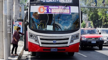 Empresarios del transporte colectivo descartan paro técnico en El Salvador