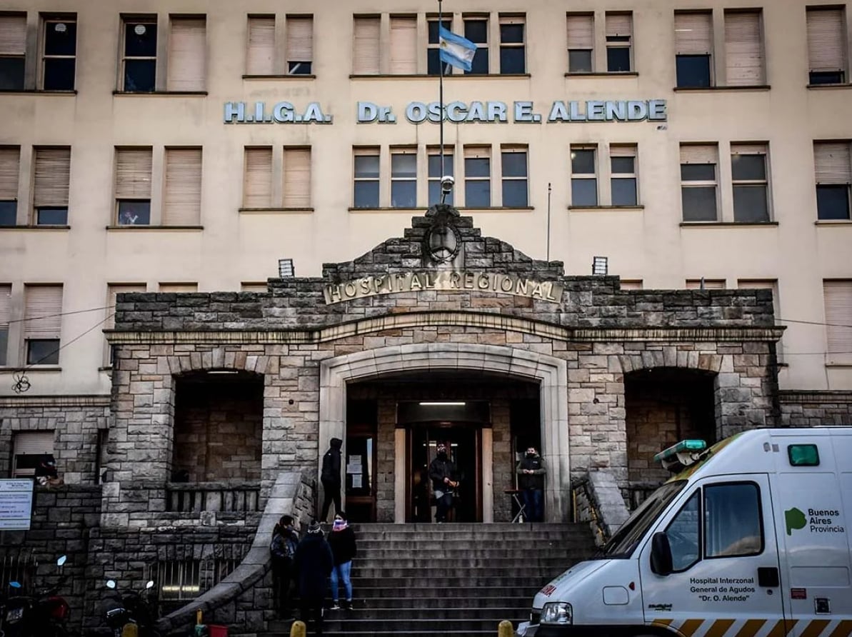 La mujer permanece en grave estado bajo cuidados intensivos tras la intervención quirúrgica en el HIGA