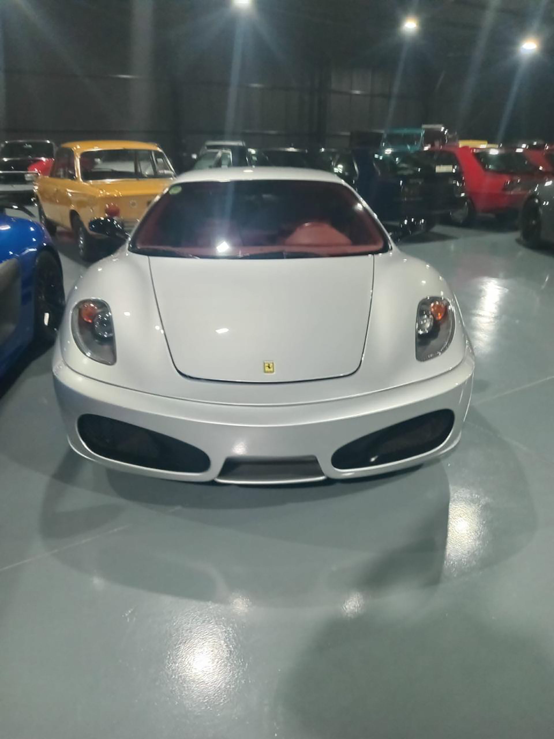 El Ferrari F430 2005 con un valor estimado de 280.000 dólares