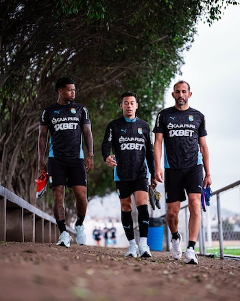Juan Manuel Cuesta y Hernán Barcos fueron las primeras incorporaciones de Sporting Cristal, mientras que Cristian Benavente podría dejar el club. - créditos: Sporting Cristal