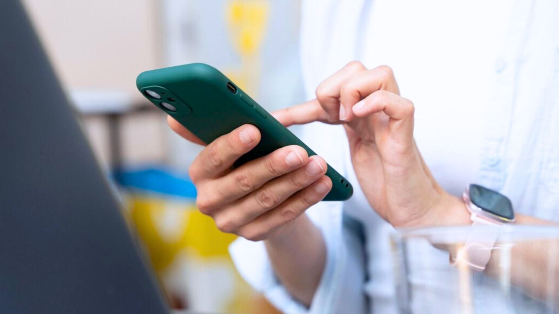 En un primer momento la mujer se negaba a devolverlo y compró un terreno (Crédito Freepik9