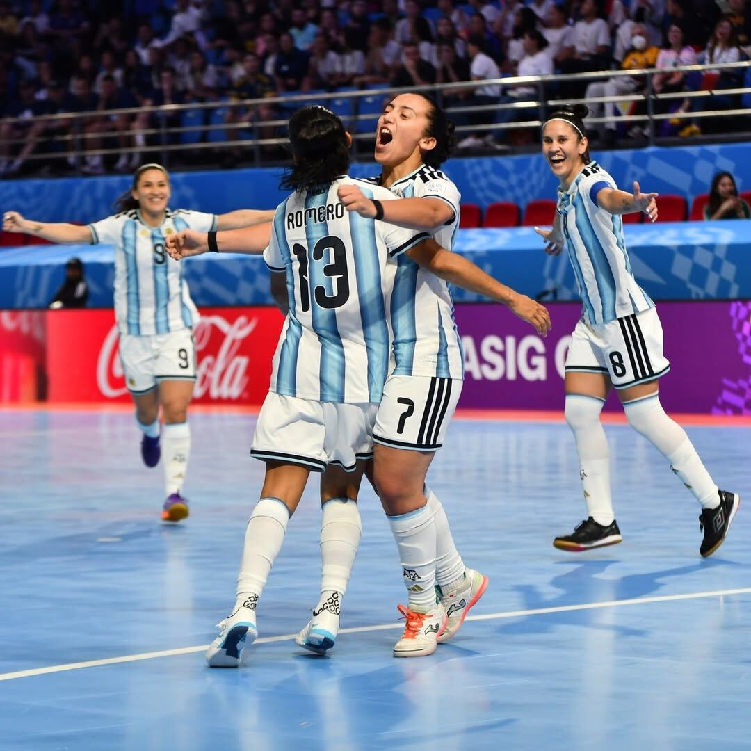 Argentina cerró la fase de grupos con puntaje ideal (@afaseleccion)