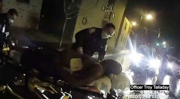 El traslado en ambulancia al