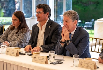 La delegación de Estados Unidos se reunió con líderes gremiales como Bruce Mac Master - crédito @USEmbassyBogota/X