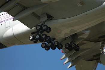 Los aviones tienen muchas ruedas distribuir su peso de forma eficiente y asegurar la estabilidad (Pixio)