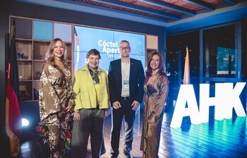 En la imagen de izquierda