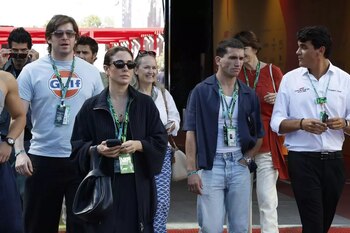 Blanca Suárez y Jaime Lorente en la F1 de Madrid (J.J.Guillen / EFE).