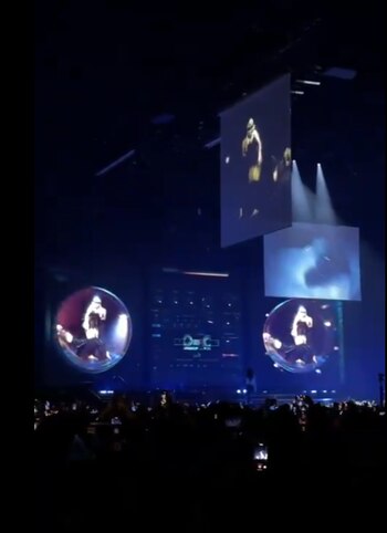 El concierto sigue con un