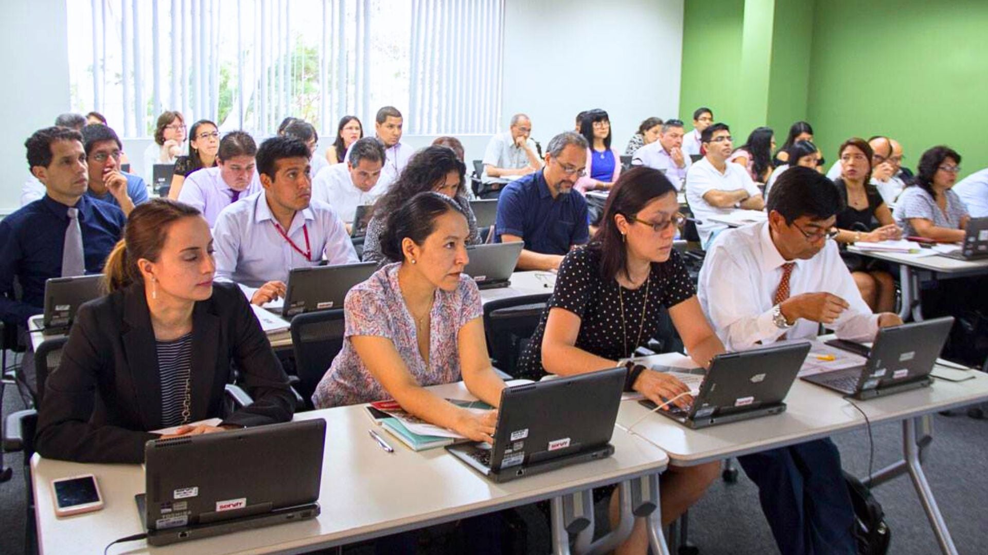 Adiós a aumento de salarios, bonos y nombramientos del sector público: Las autógrafas que archivó el Congreso