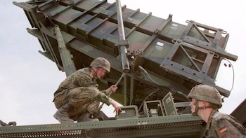El cambio de doctrina germano también responde a otro vector de conflicto que dejó una serie de enseñanzas: la guerra en Ucrania y la amenaza de los servicios de inteligencia de Rusia (Foto: EFE)