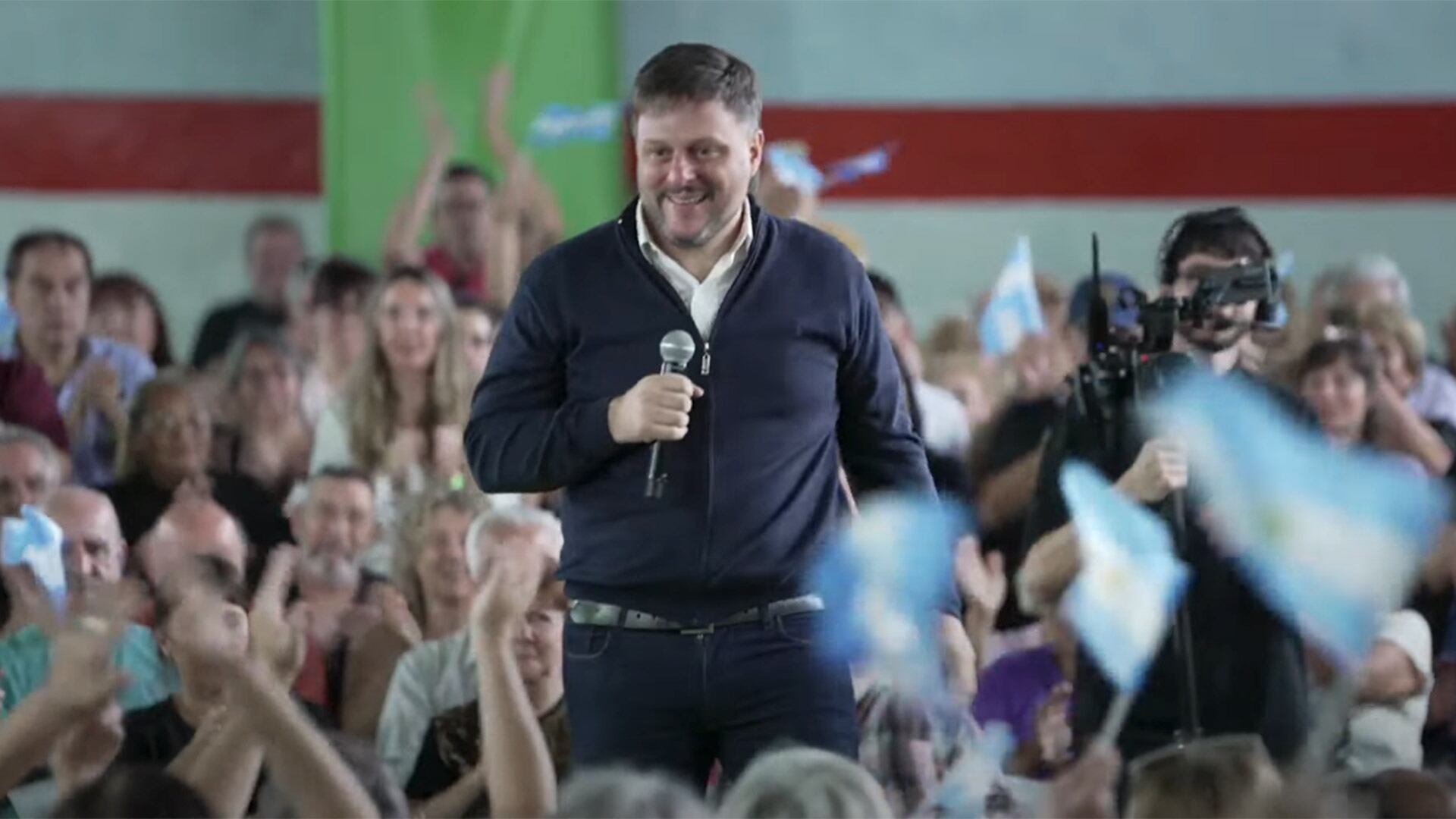 Leandro Santoro compite por la lista que reúne al peronismo y al progresismo de la ciudad de Buenos Aires