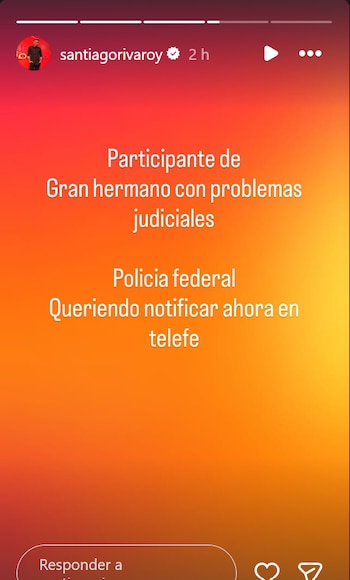 Captura de pantalla de una historia de Instagram de @santiagorivaroy sobre un operativo policial en Telefe para notificar a un participante de Gran Hermano