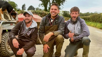 Dos amigos encuentran dos lingotes