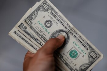 En Argentina rige un "cepo"