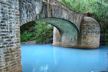 Puente de las aguas termales