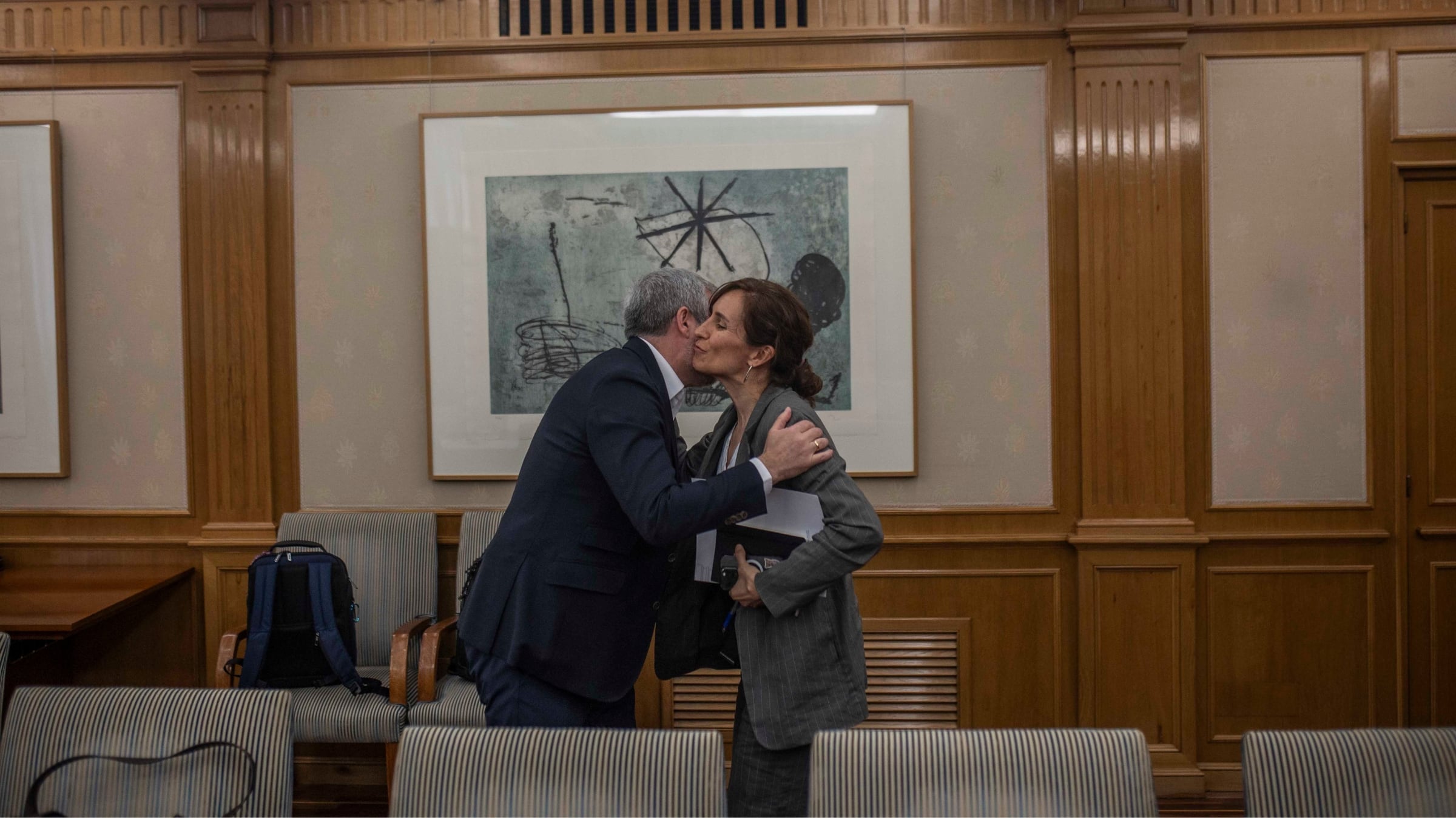 La ministra de Sanidad, Mónica García, y el presidente de Canarias, Fernando Clavijo. (Ministerio de Sanidad)