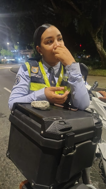 Las autoridades de Movilidad de Cali rechazaron la agresión contra su personal operativo durante una contingencia vial en el oeste de la ciudad - crédito Secretaría de Movilidad